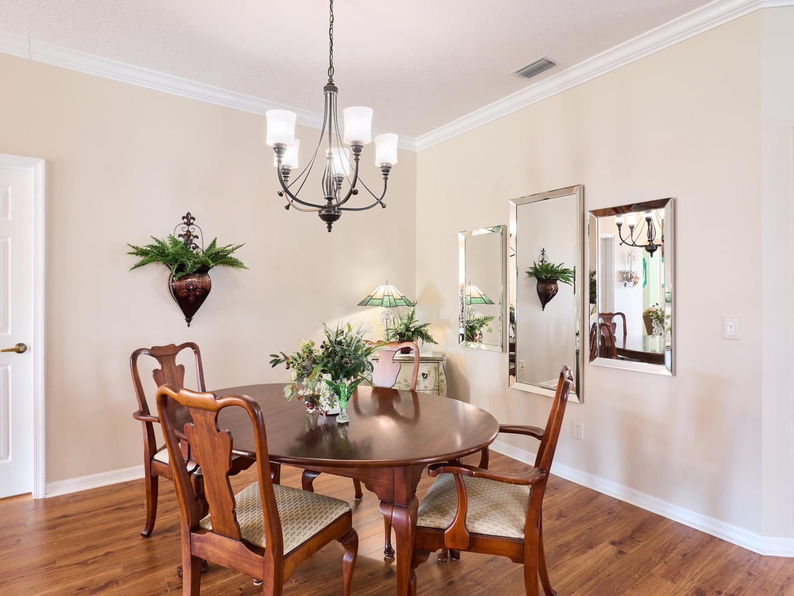 875 NW Sarria Court — photo 4