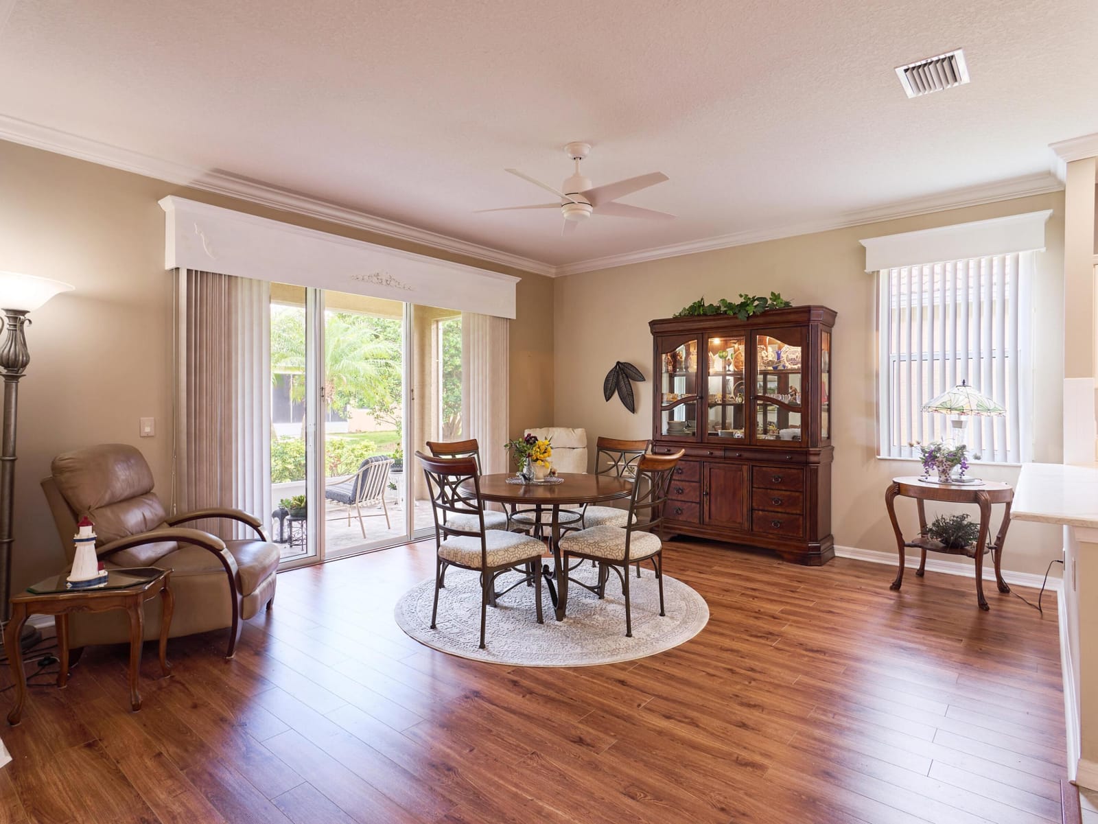875 NW Sarria Court — photo 5