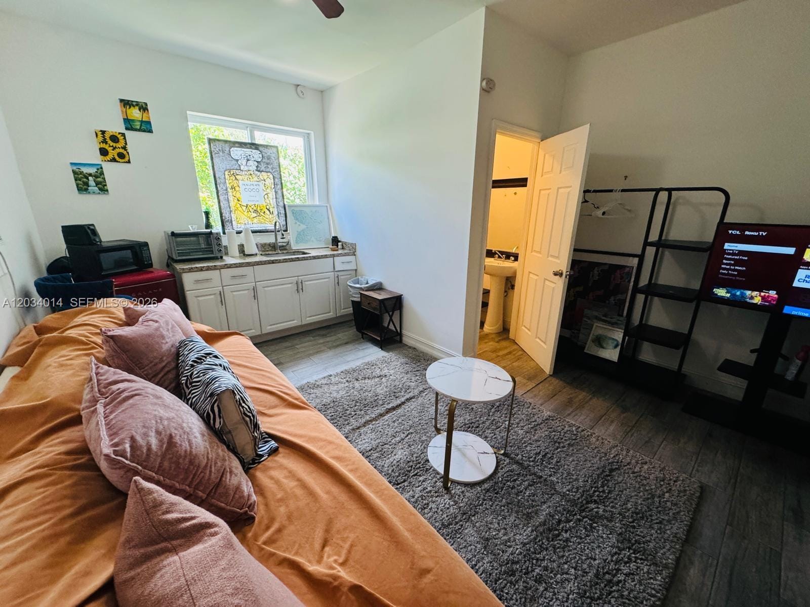11 NW 47th Terrace 1B — photo 3