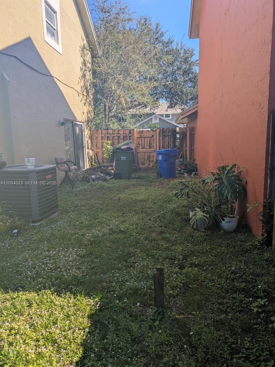 950 SW 95th Terrace — photo 3