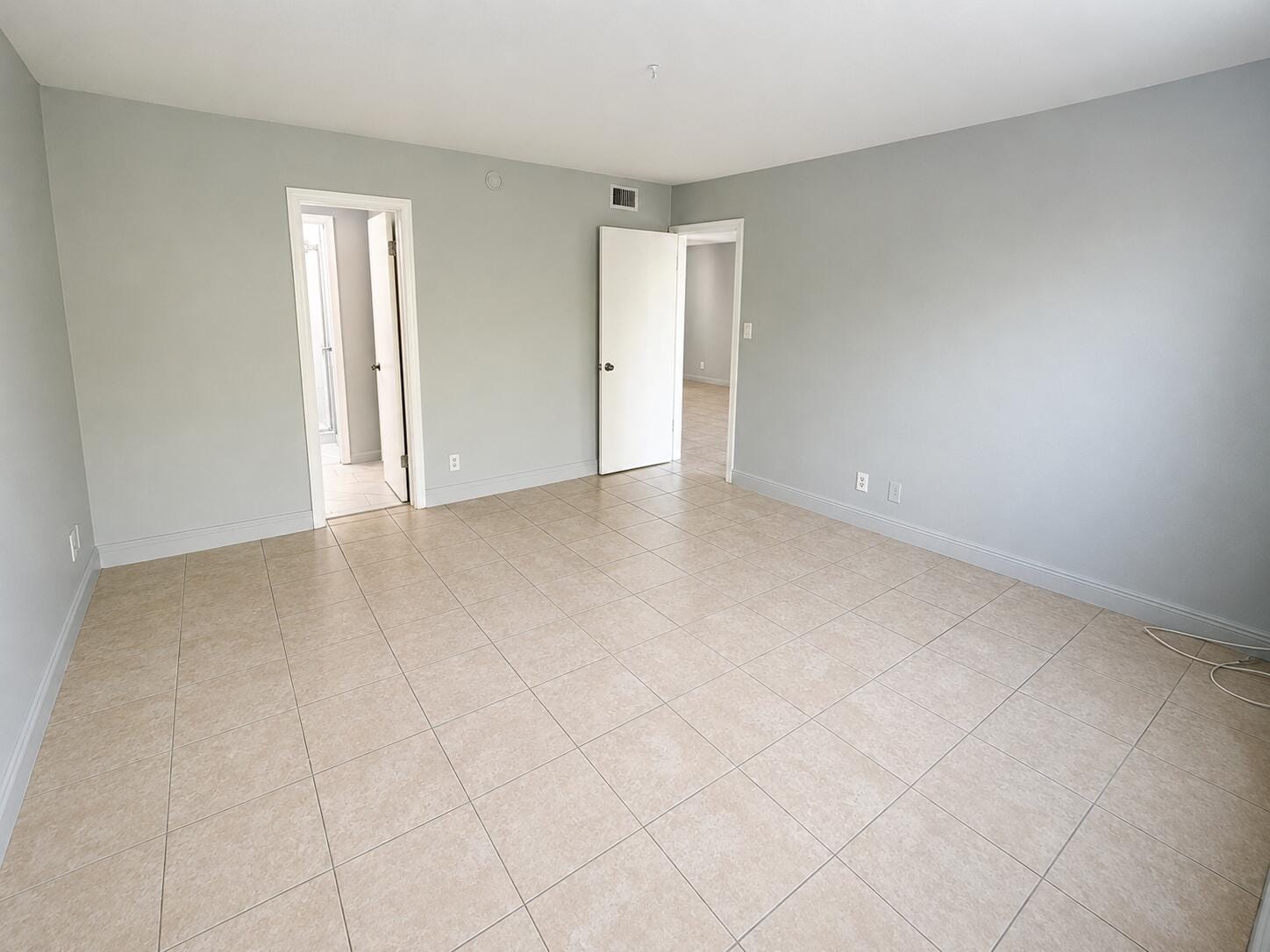 4321 NW 9th Avenue 204 — photo 3