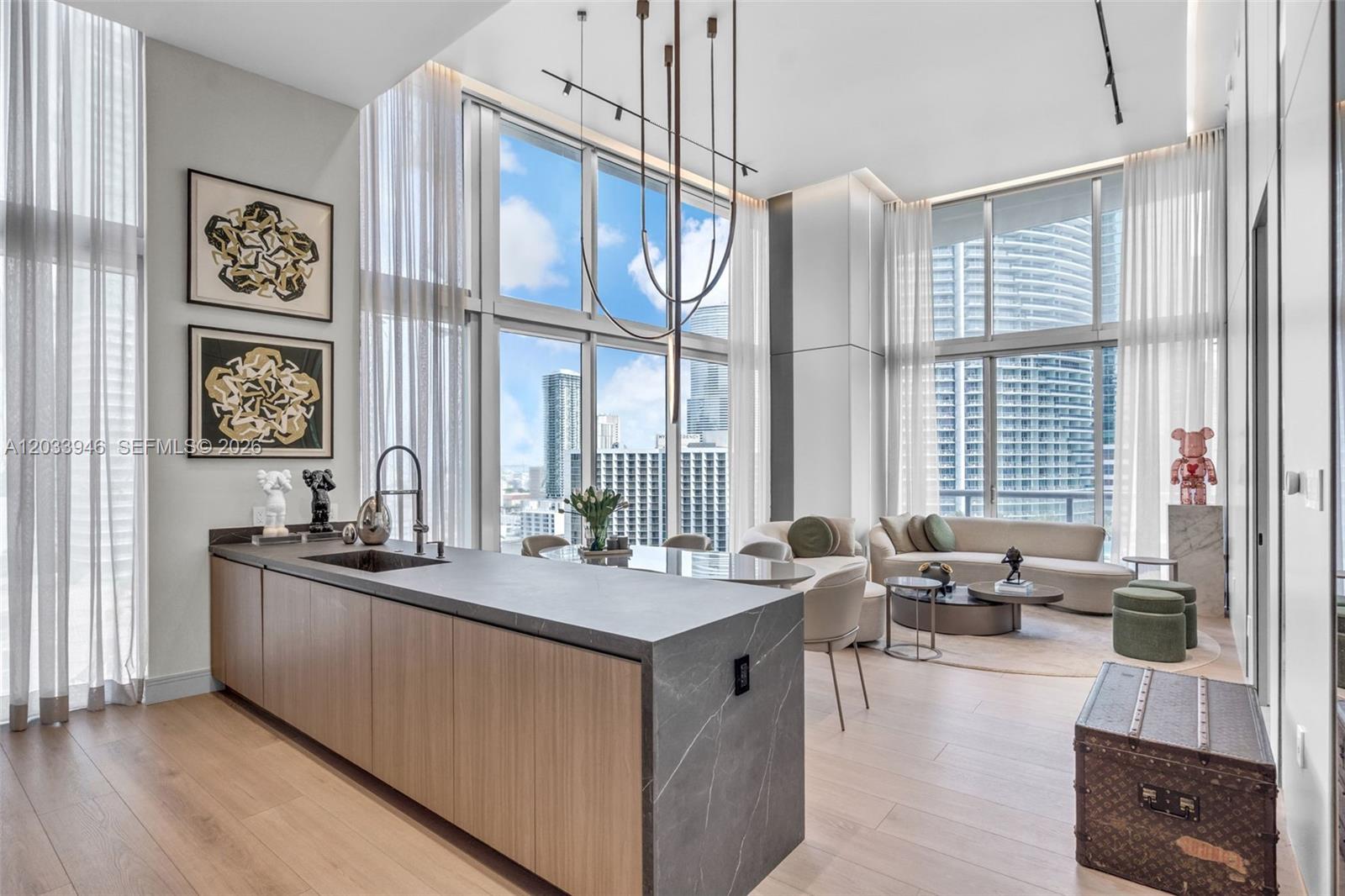 475 Brickell Avenue 2215, Miami, FL 33131, Miami