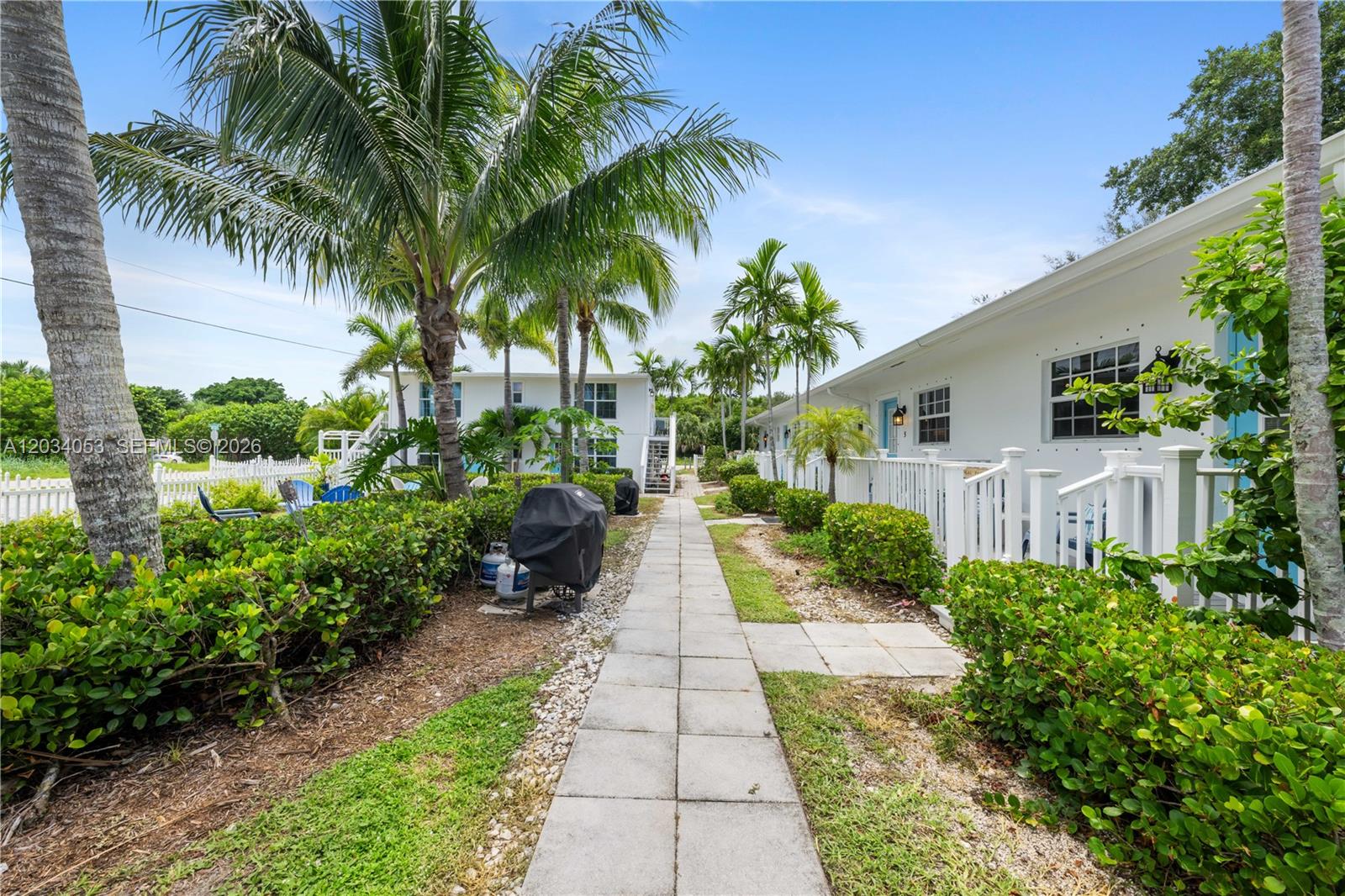 2502 Tamarind Drive — photo 5