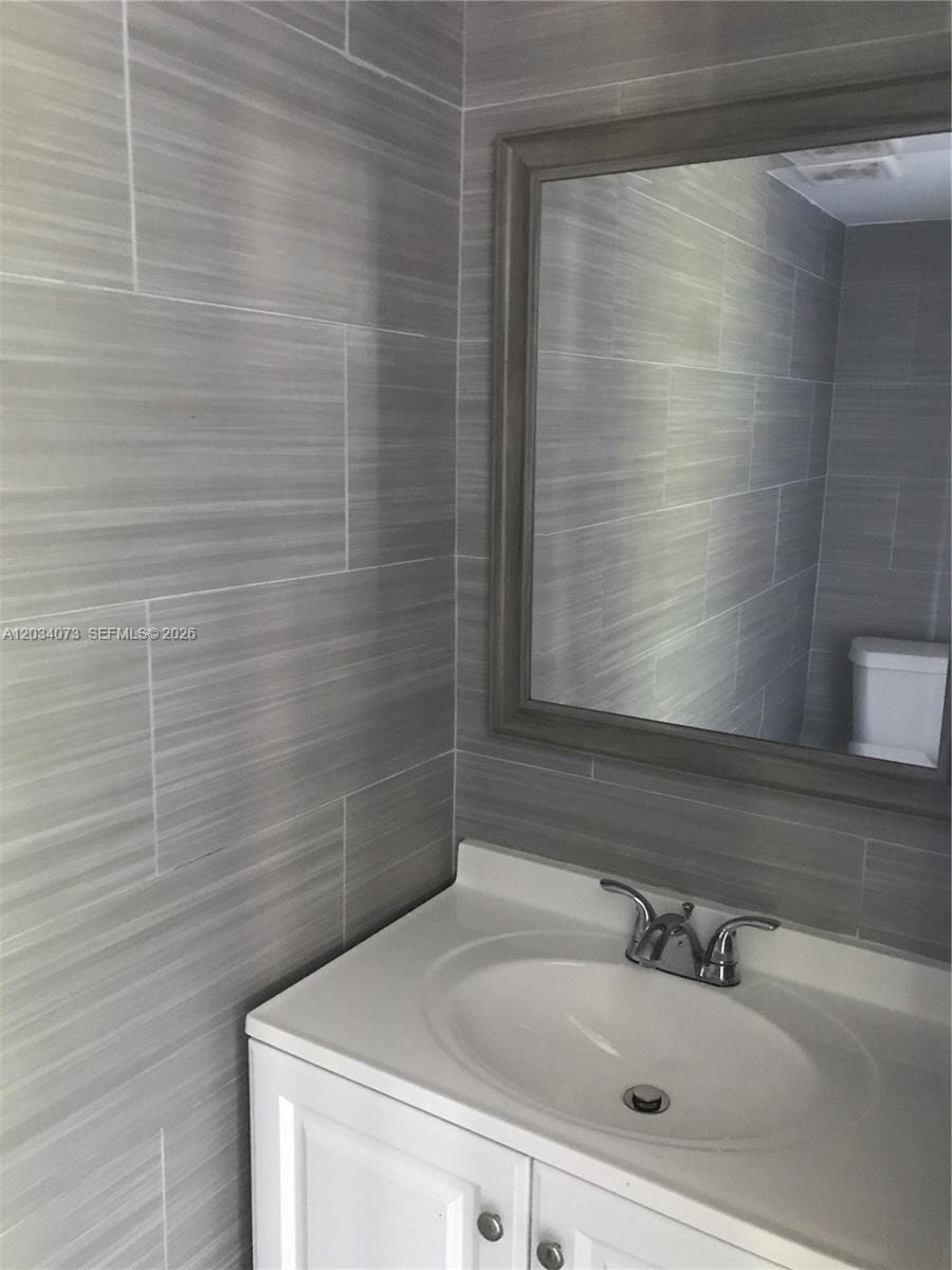 2444 SW 58 Manor — photo 4