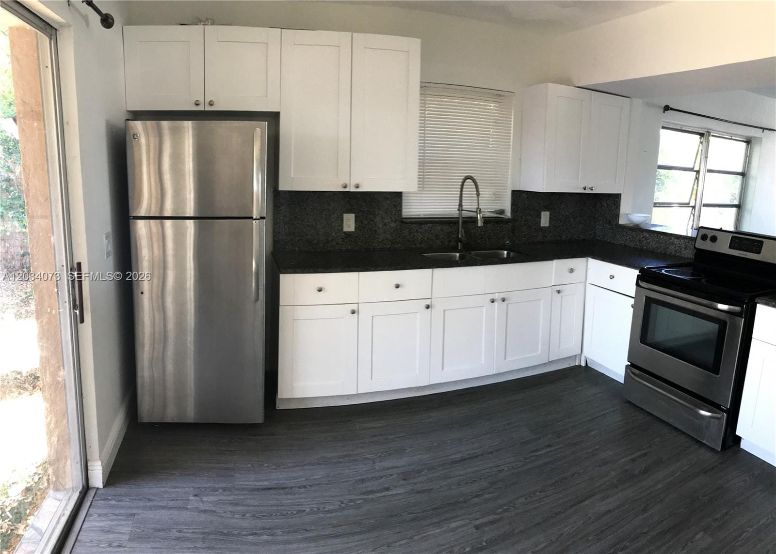 2444 SW 58 Manor — photo 6