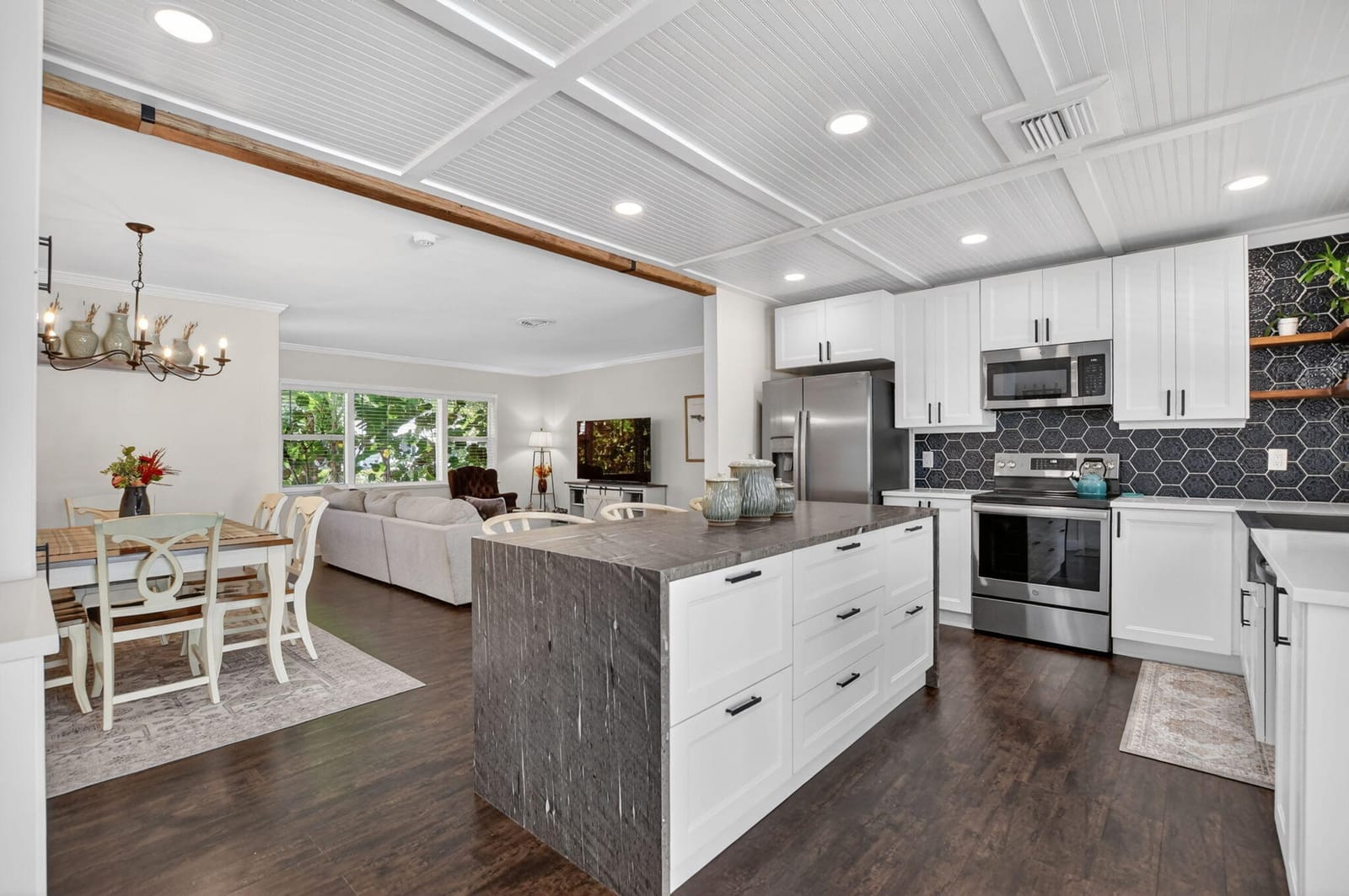 1207 SW 12th Avenue, Boca Raton, FL 33486 photo 2