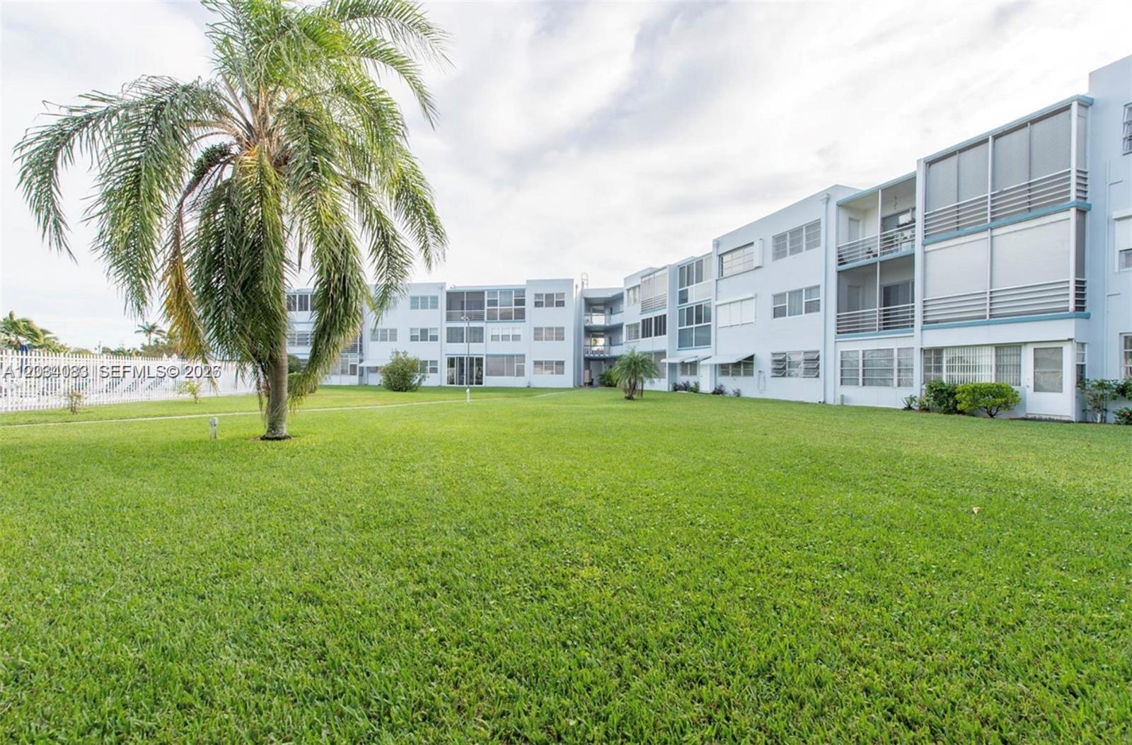 2200 Park Lane 105, Hollywood, FL 33021, Hollywood