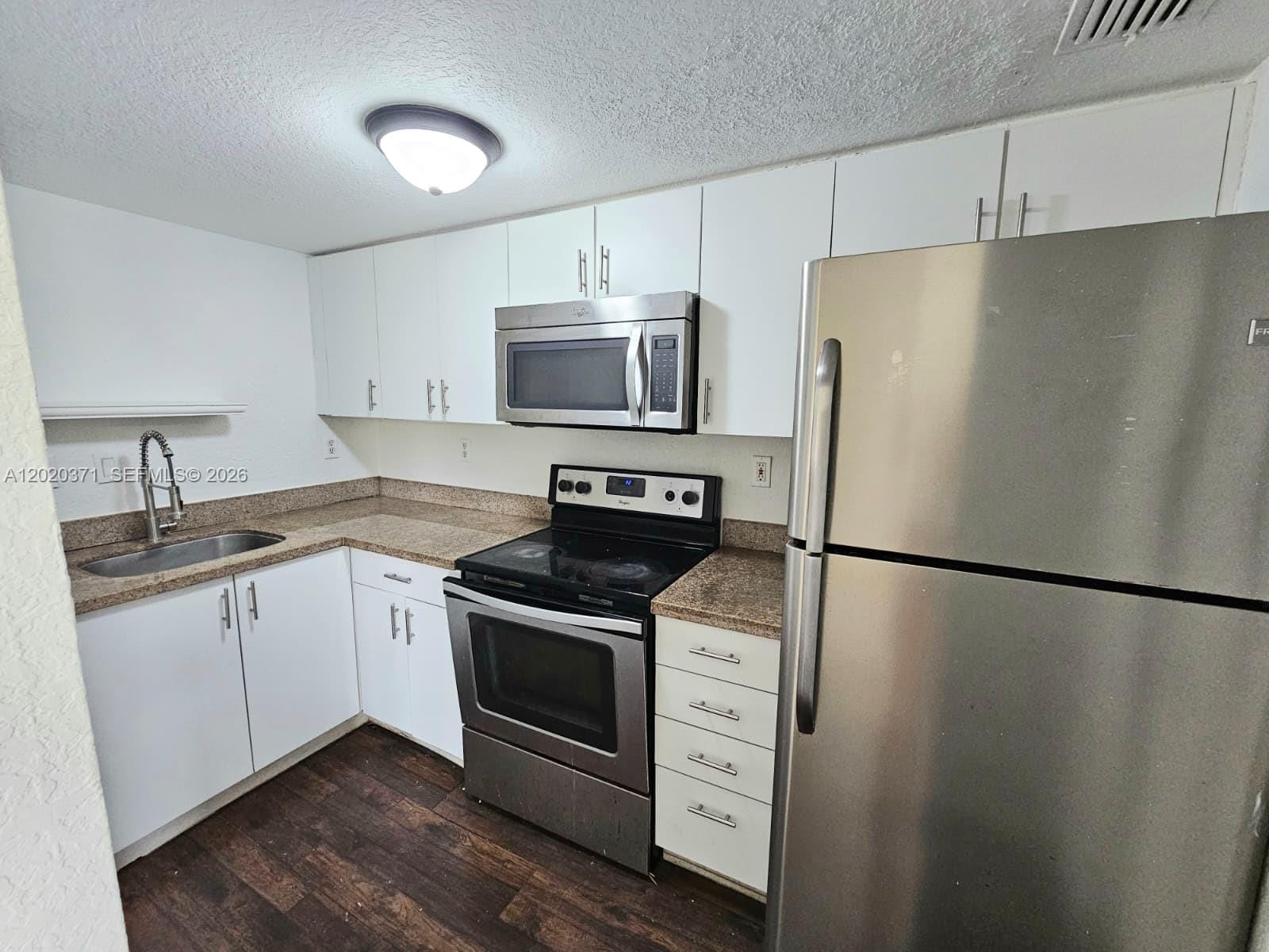 300 NW 84th Terrace 300 — photo 4