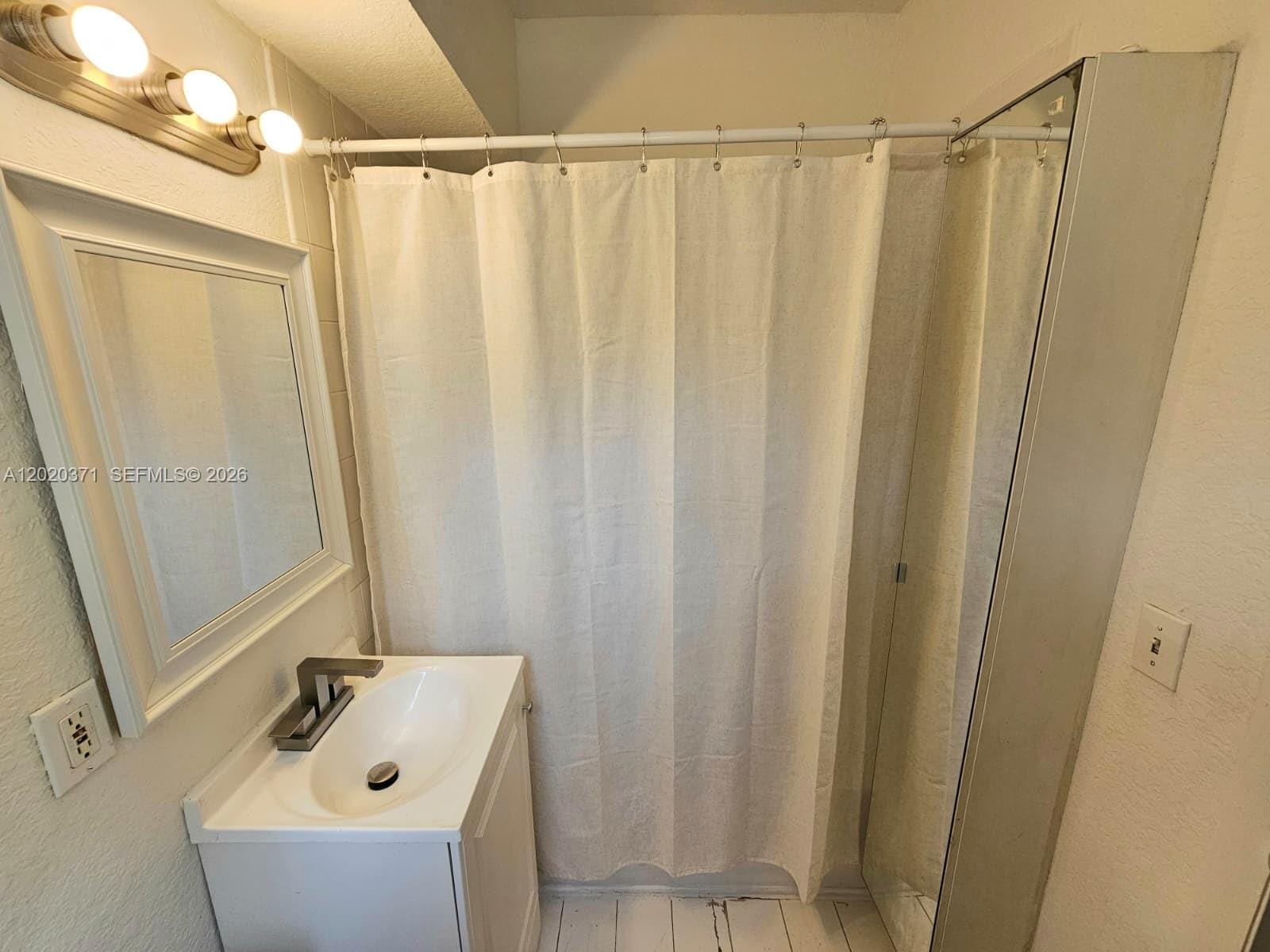 300 NW 84th Terrace 300 — photo 7