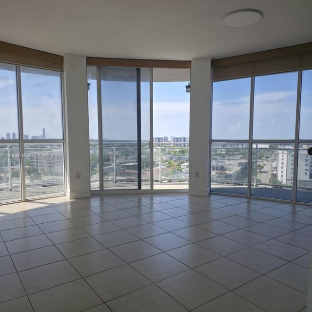 1 Glen Royal Parkway 1202, Miami, FL 33125