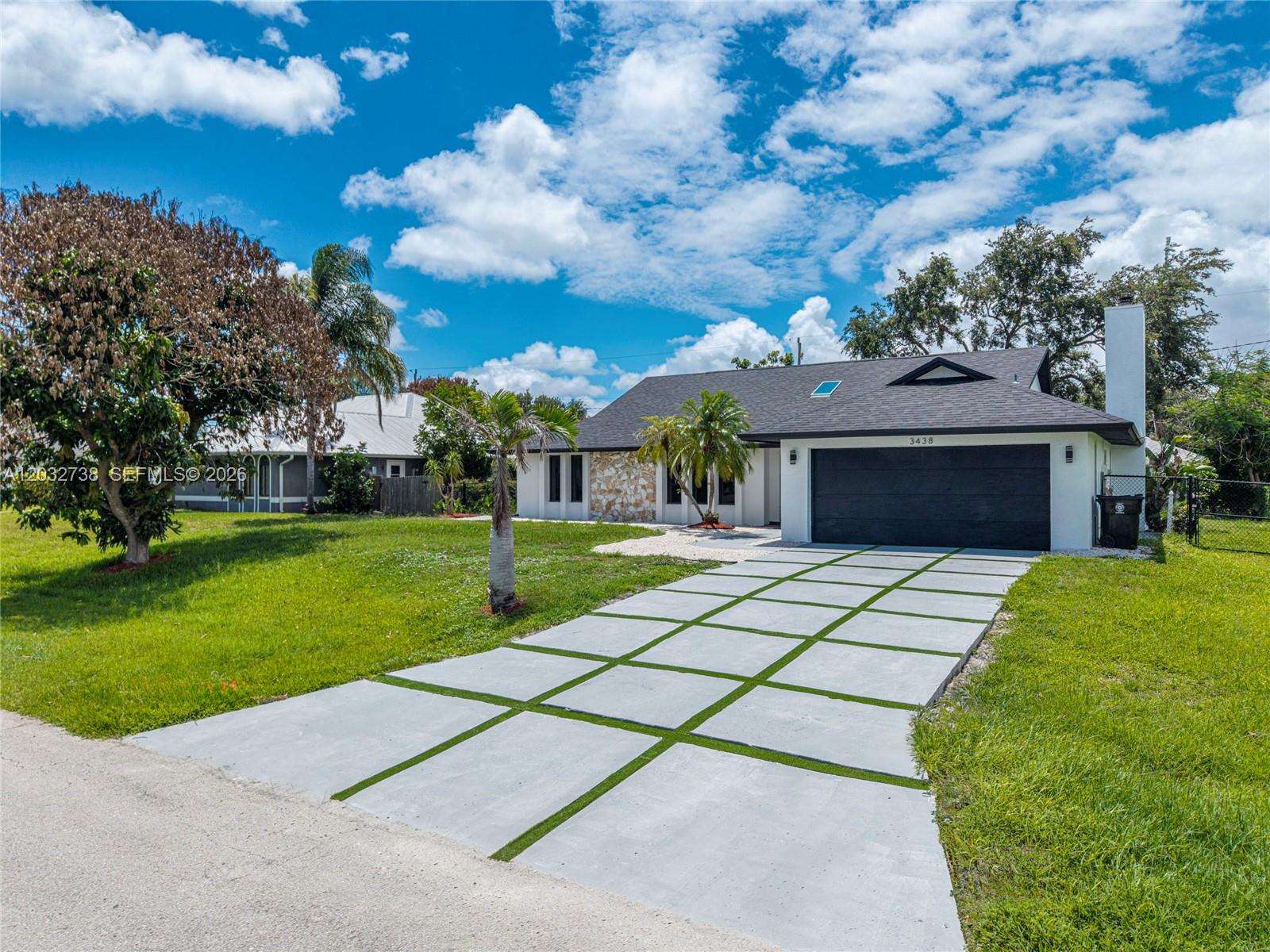 3438 SE Hart Circle — photo 5