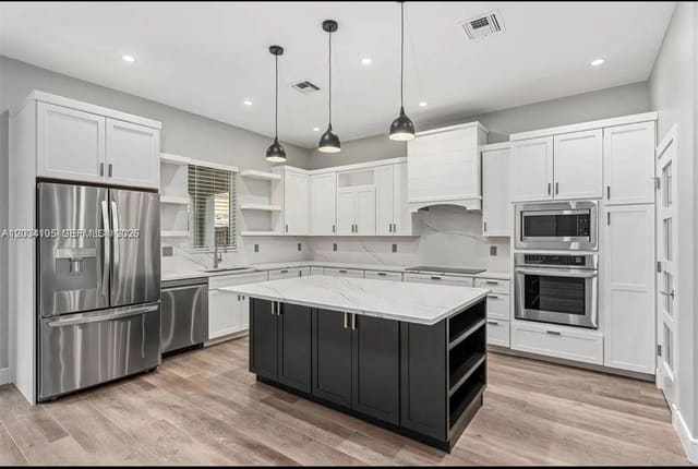 2431 NE 20th Avenue, Lighthouse Point, FL 33064