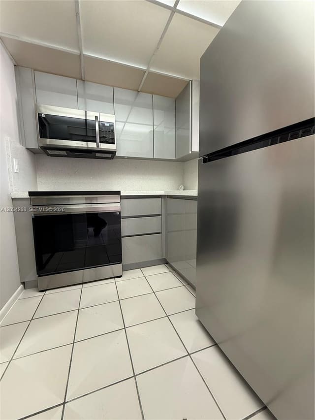6820 W Flagler Street 407, Miami, FL 33144