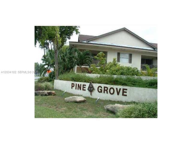 11261 SW 88 Street 205H, Pine Grove, Miami, FL
