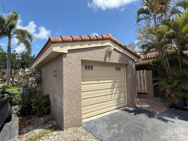 103 Tweedbrook Lane 101, Hollywood, FL 33021