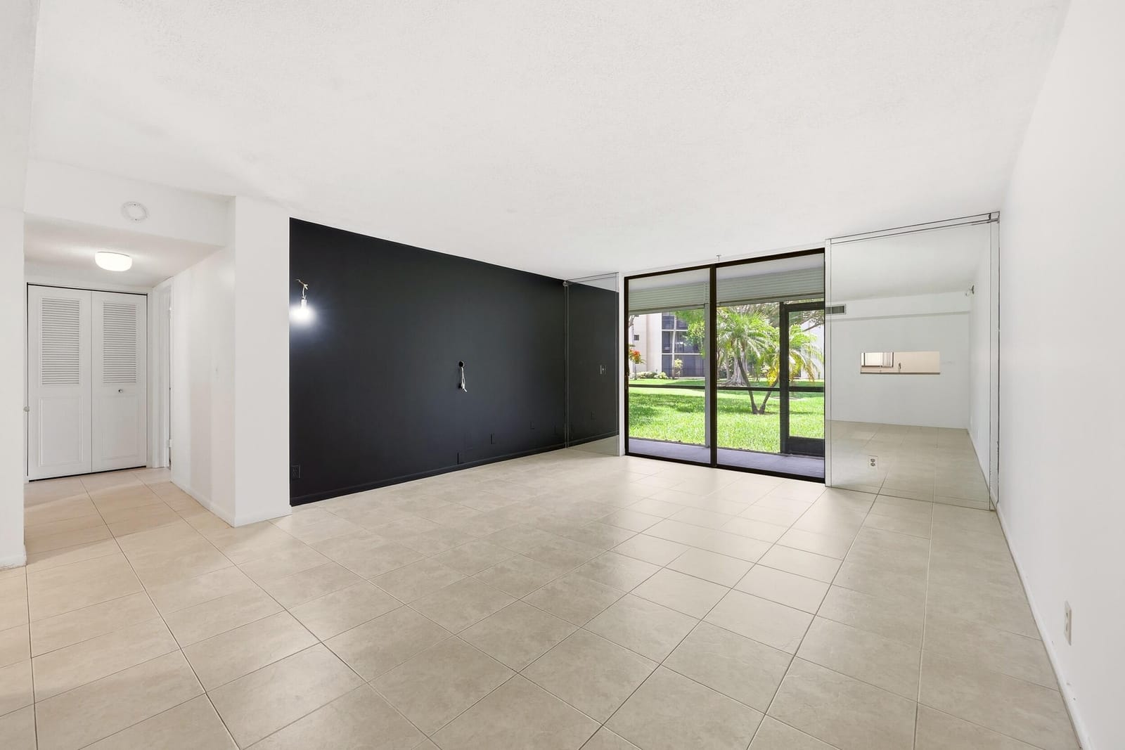 5160 Las Verdes Circle Unit 101, Delray Beach, FL 33484 photo 9