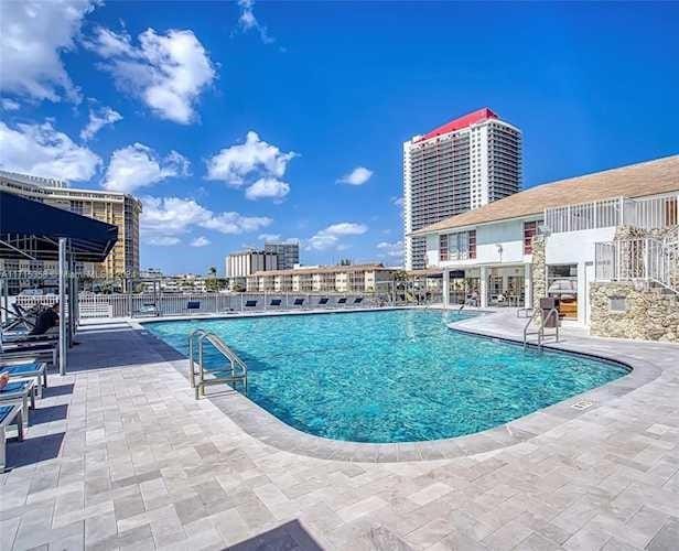 1833 S Ocean Drive 1209 — photo 2