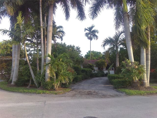 5300 SW 103rd Place, Miami, FL 33165