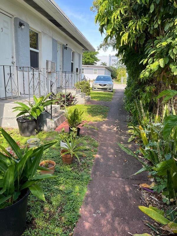 730 SW 10th Street 4 — photo 3