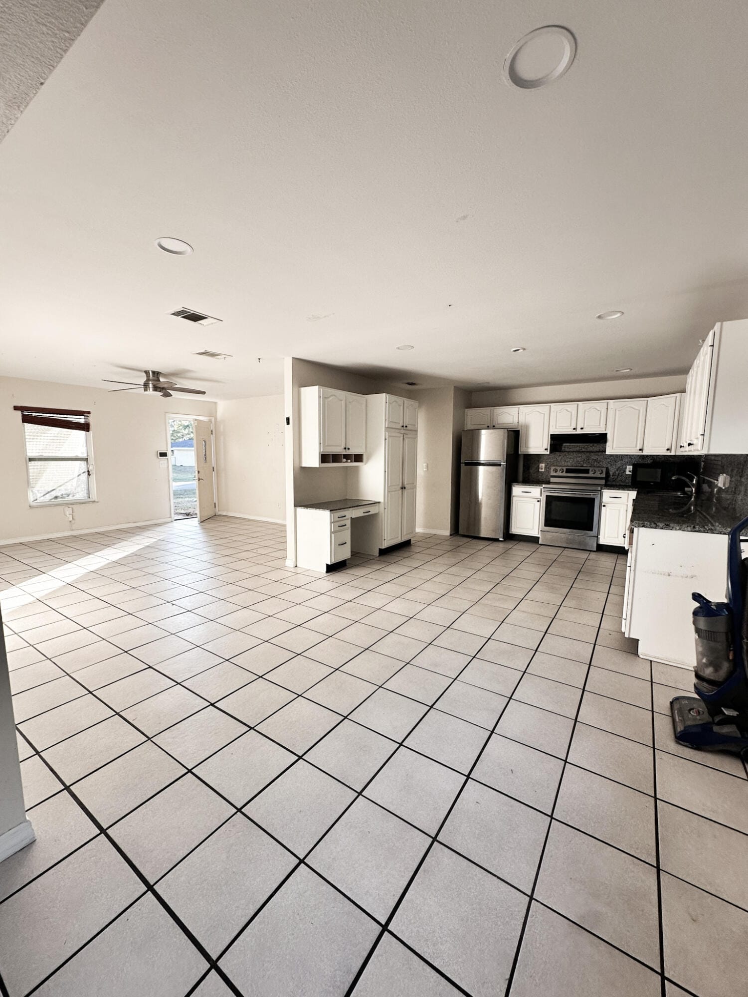 410 SW Kentwood Road — photo 3