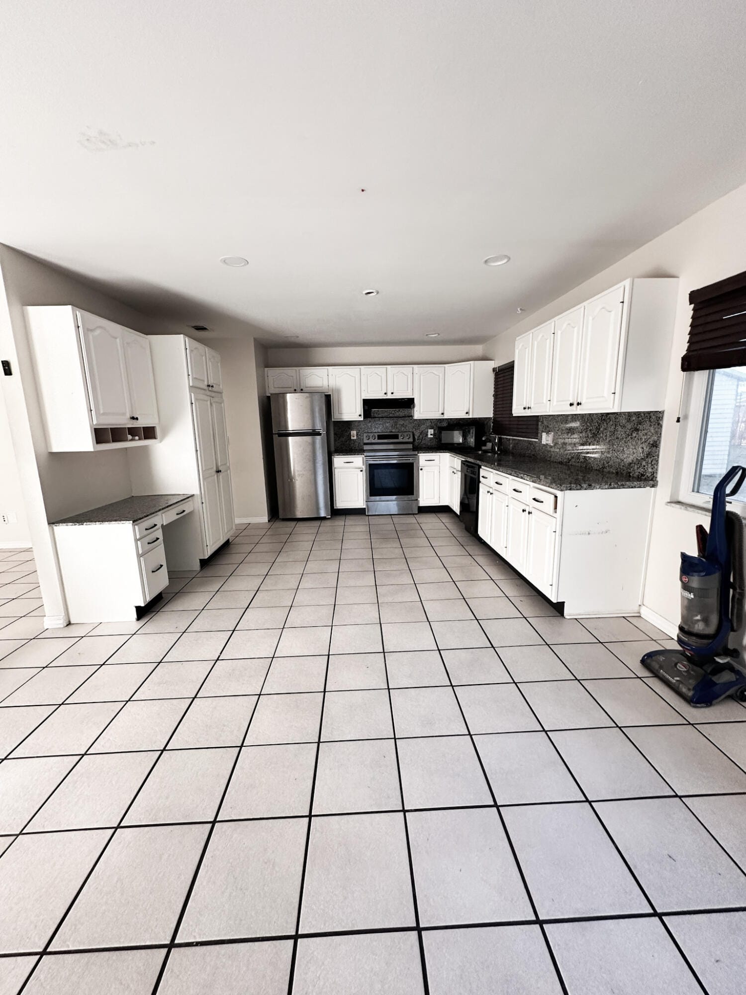 410 SW Kentwood Road — photo 4