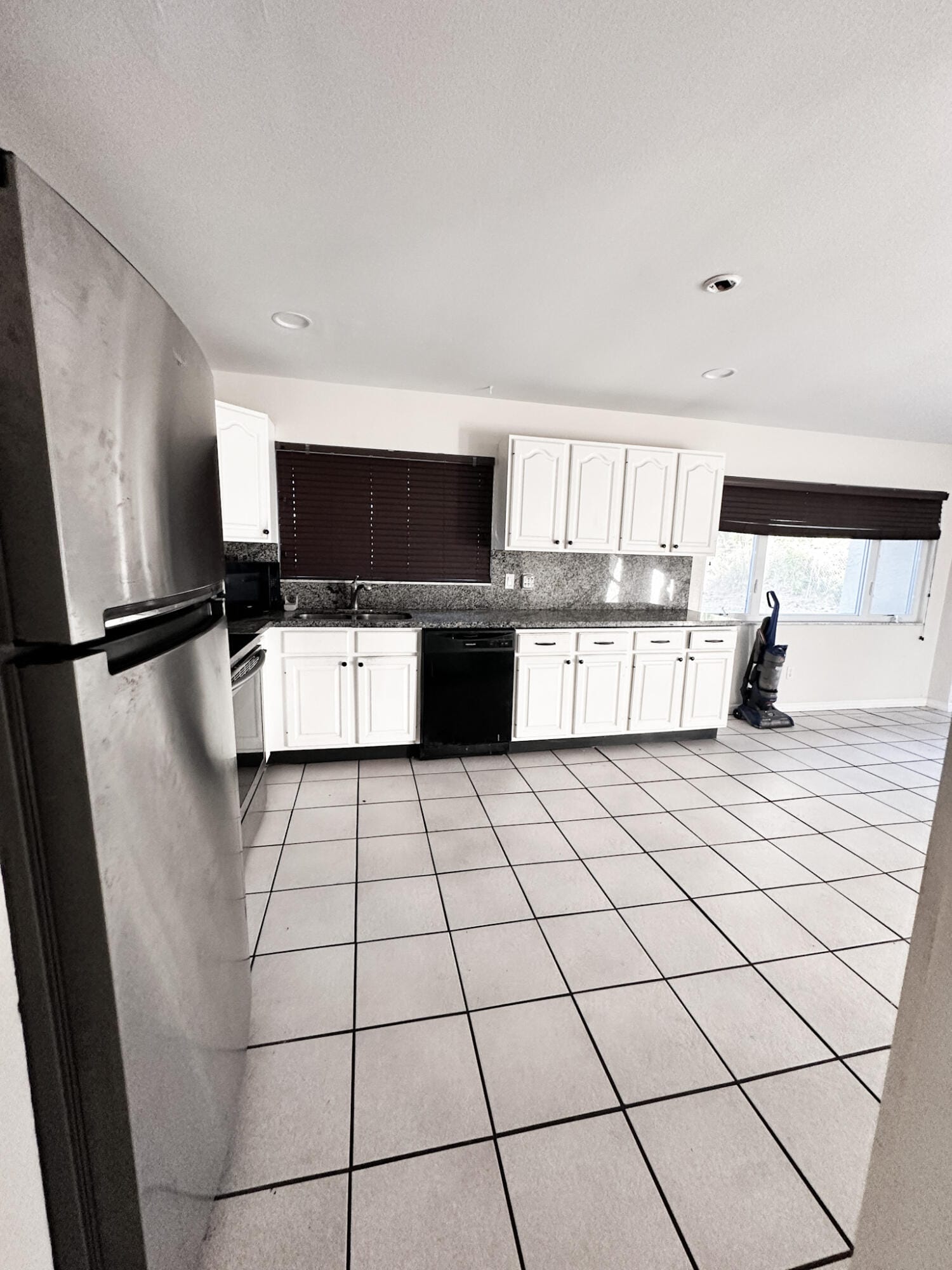 410 SW Kentwood Road — photo 5