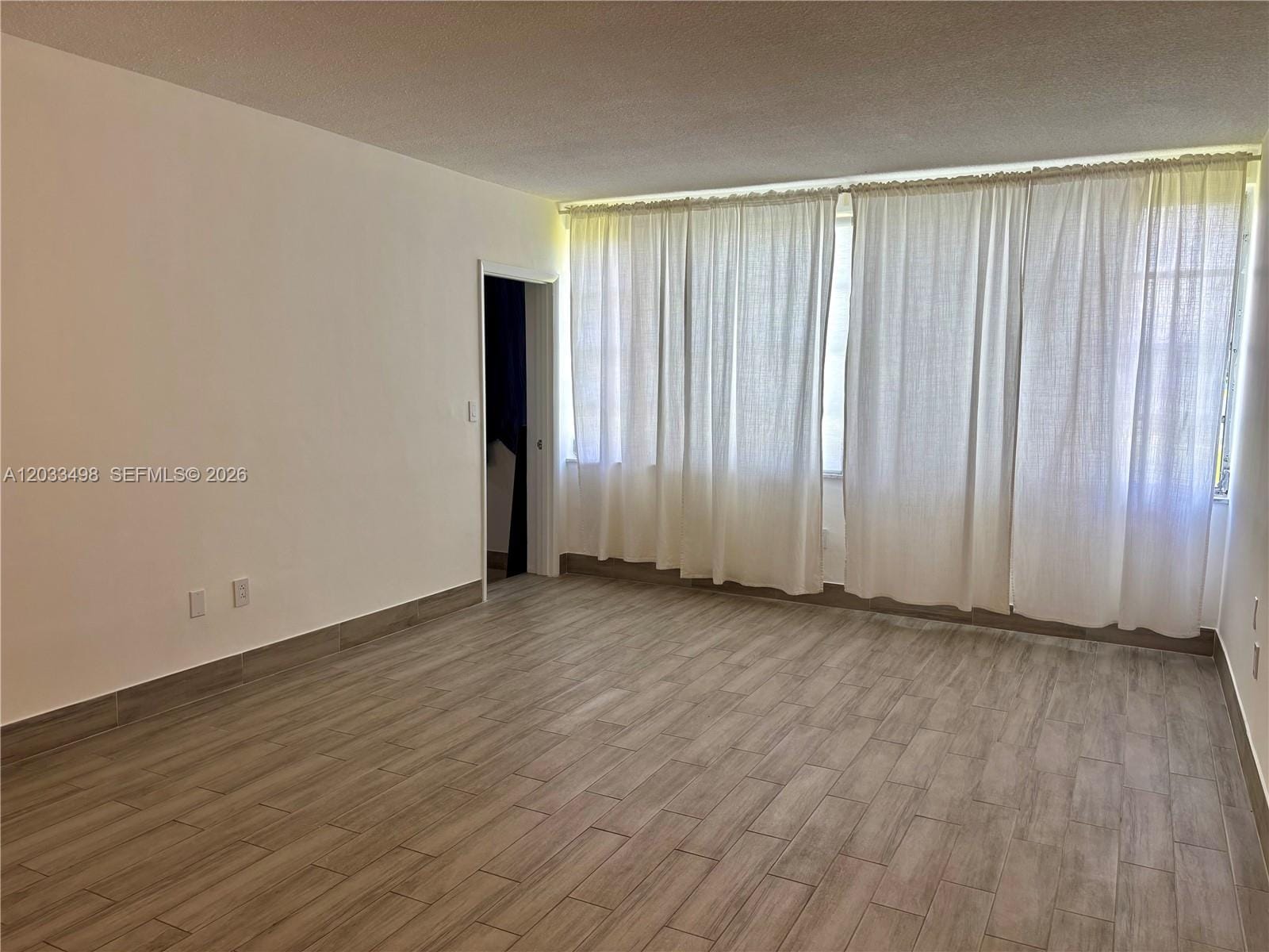 1591 NE Miami Gardens Drive 112 — photo 7