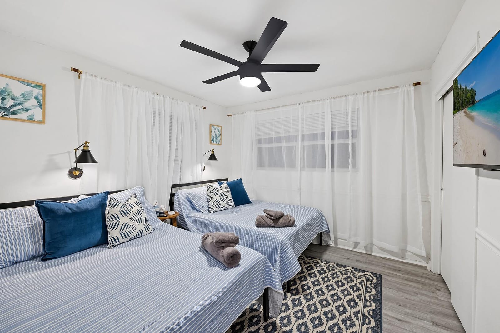 1813 SW 10th Court — photo 4