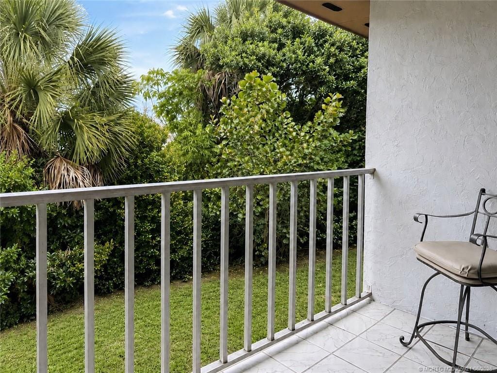 615 NW Oleander Street 202, Stuart, FL 34994 photo 5