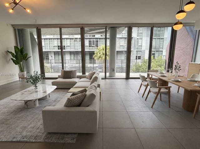 250 NW 24th Street 3C, Miami, FL 33127