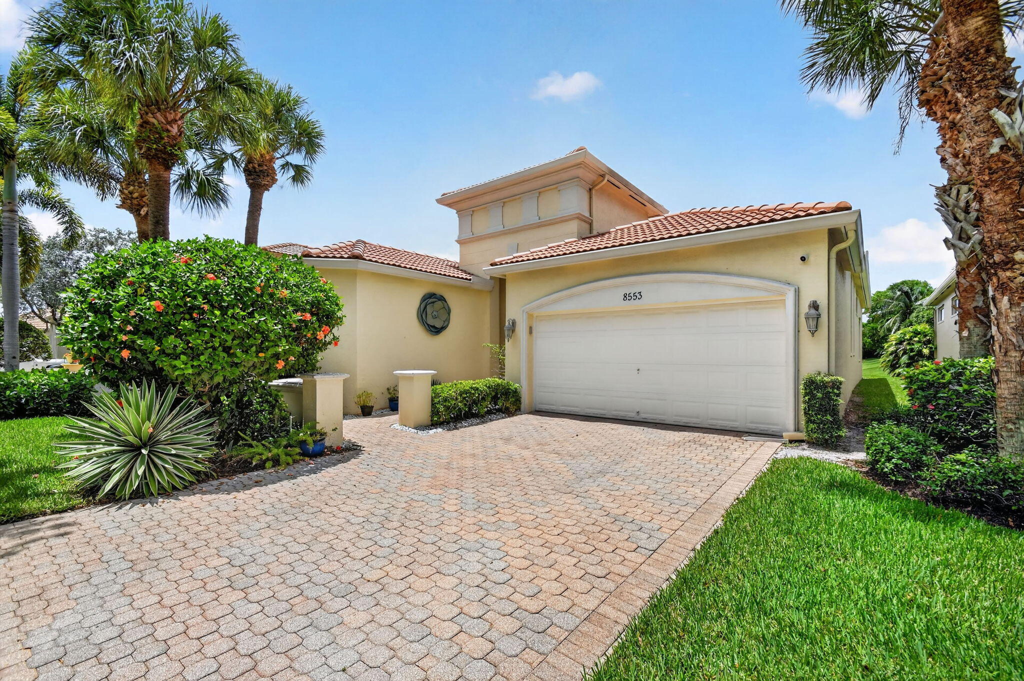 8553 E Via Grande E, Wellington, FL 33411, Wellington