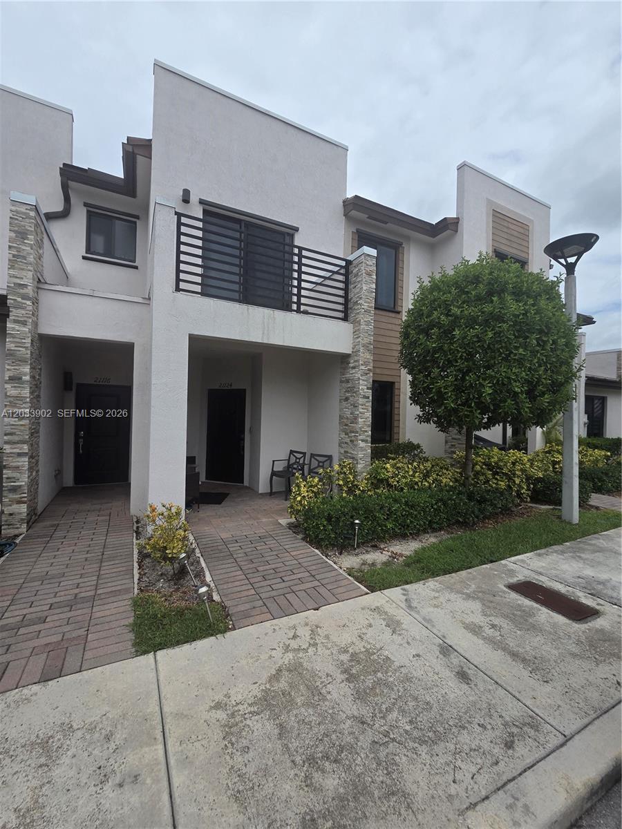 21124 NE 8th Avenue, Miami, FL 33179, Miami