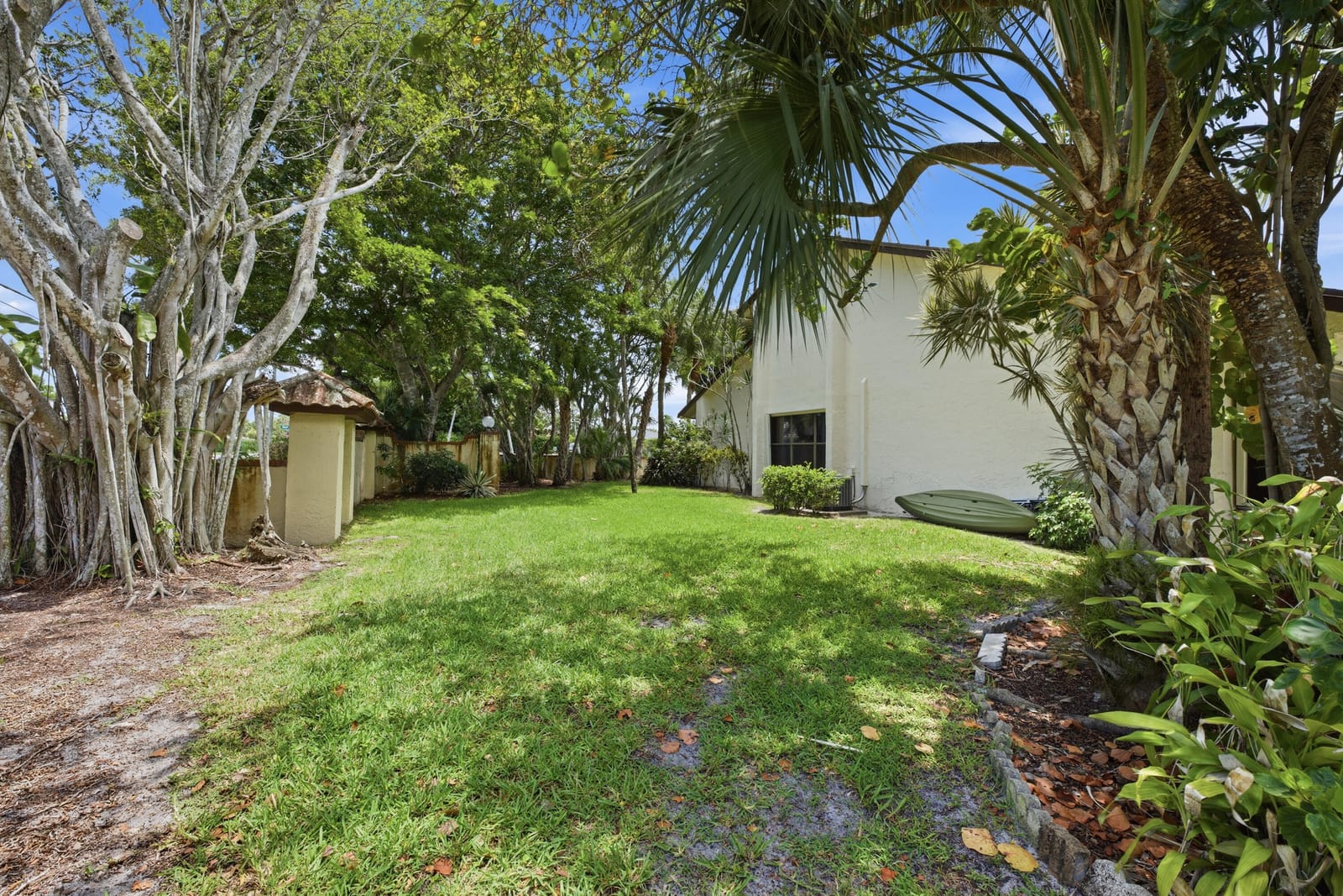 7516 English Court A, Lake Worth, FL 33467 photo 23