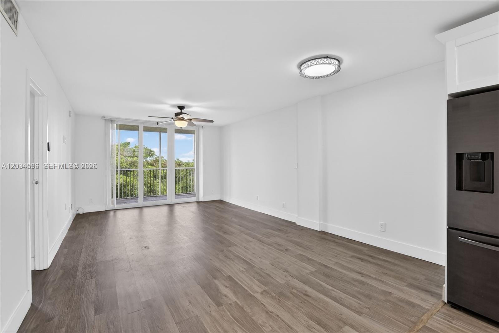 250 Jacaranda Drive 703 — photo 12