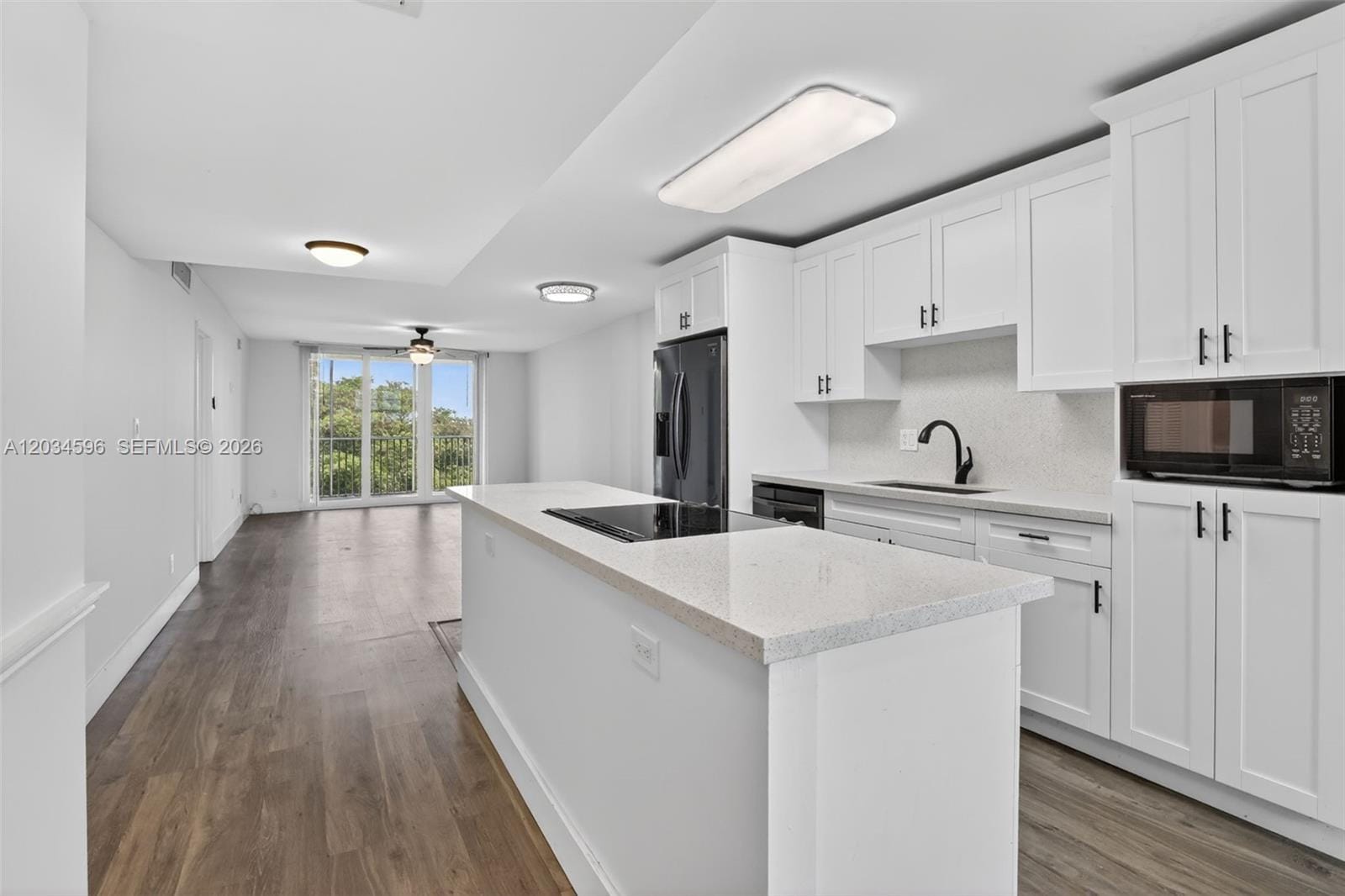 250 Jacaranda Drive 703 — photo 3