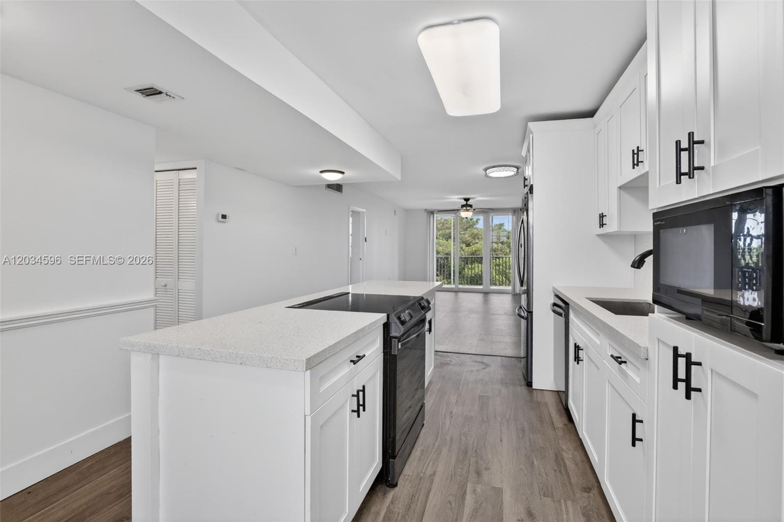 250 Jacaranda Drive 703 — photo 7