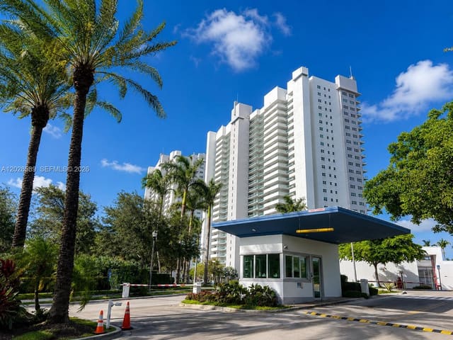 14951 Royal Oaks Lane 2002, The Oaks I Condo, North Miami, FL