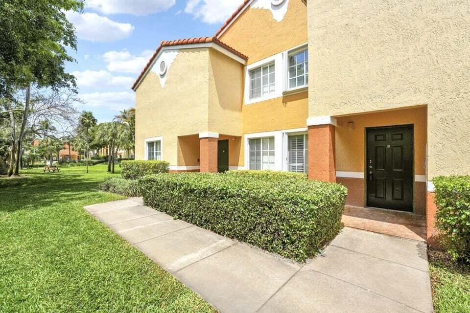 127 Yacht Club Way 101, Hypoluxo, FL 33462 photo 2