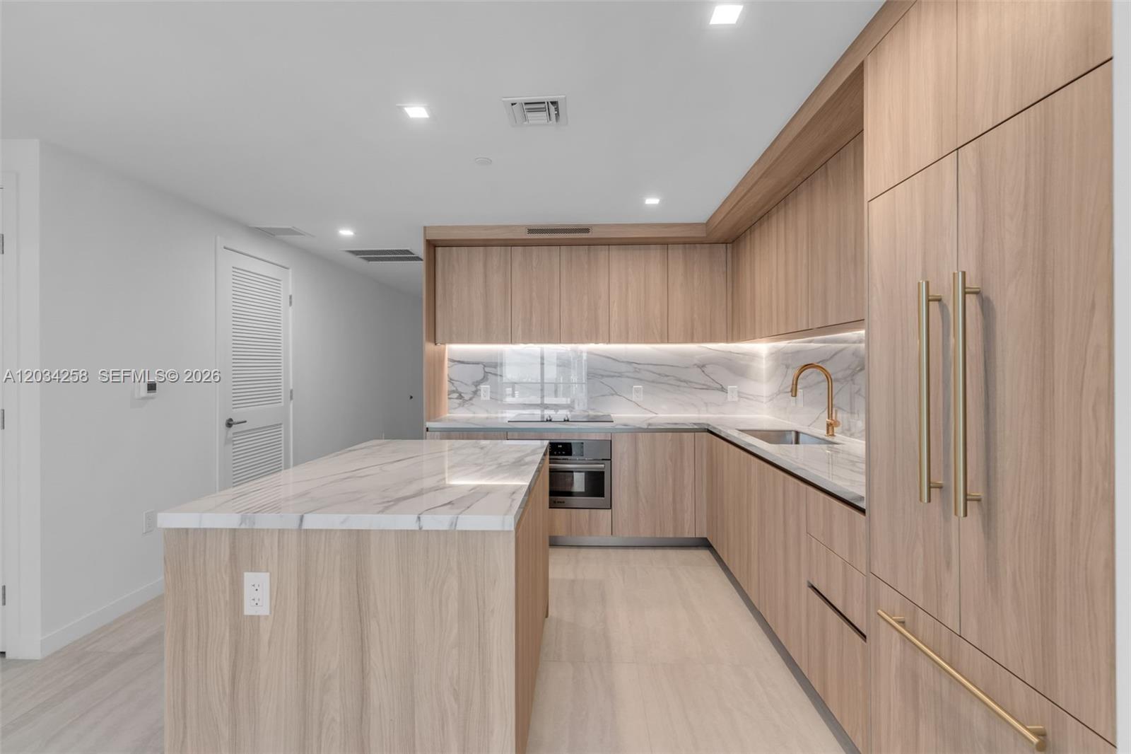 77 SE 5 Th Street PH03, Miami, FL 33131, Miami