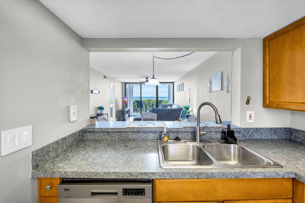 10102 S Ocean Drive 204a, Jensen Beach, FL 34957 photo 8