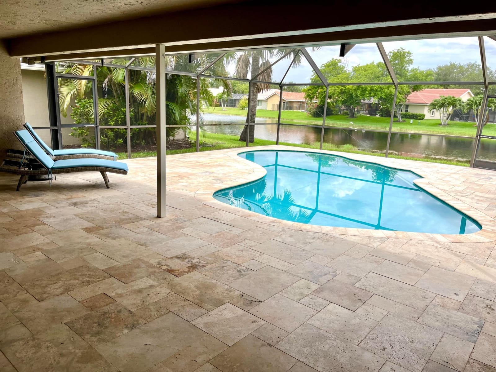 921 Lakewood Court — photo 2