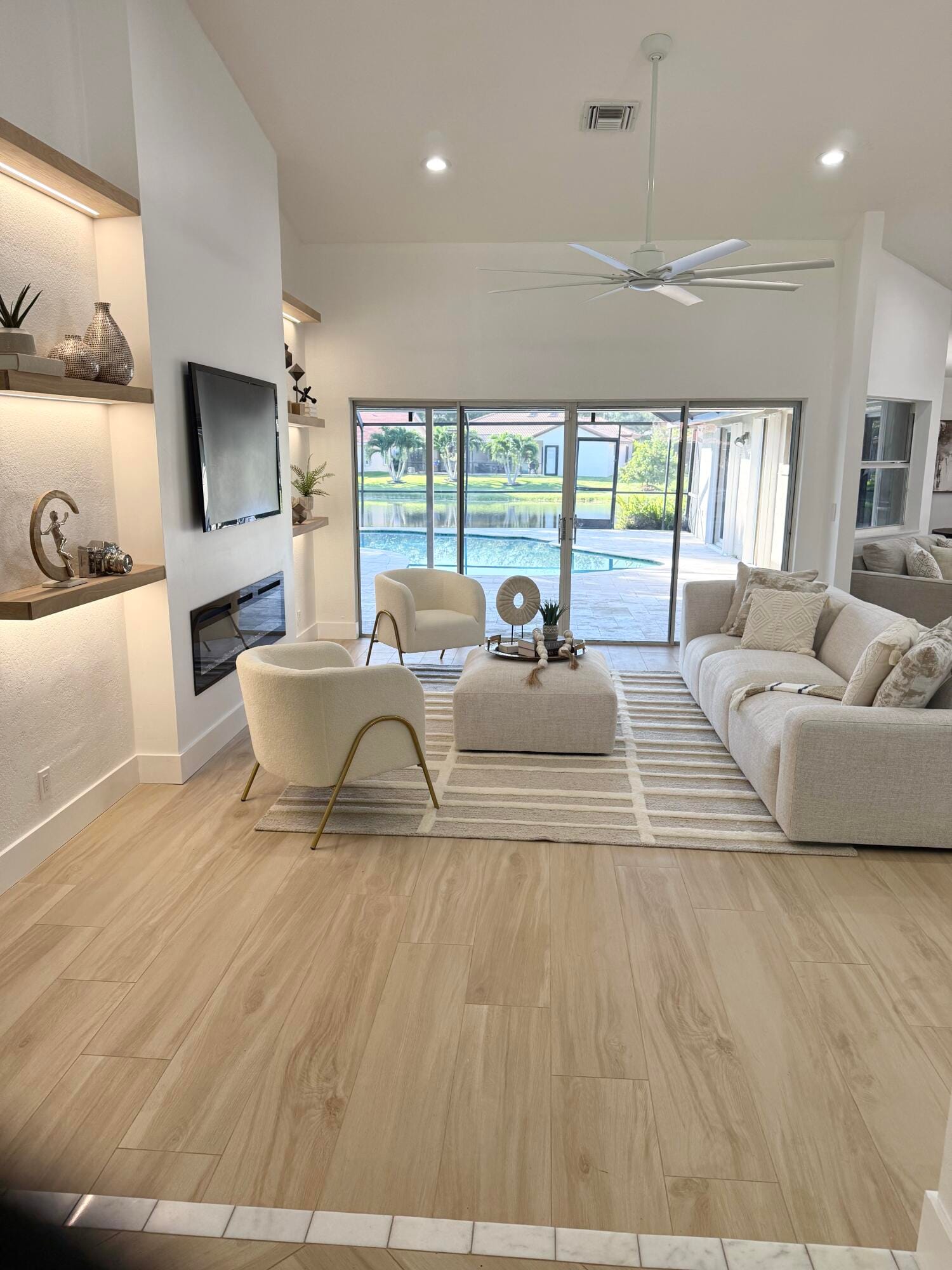 921 Lakewood Court — photo 4
