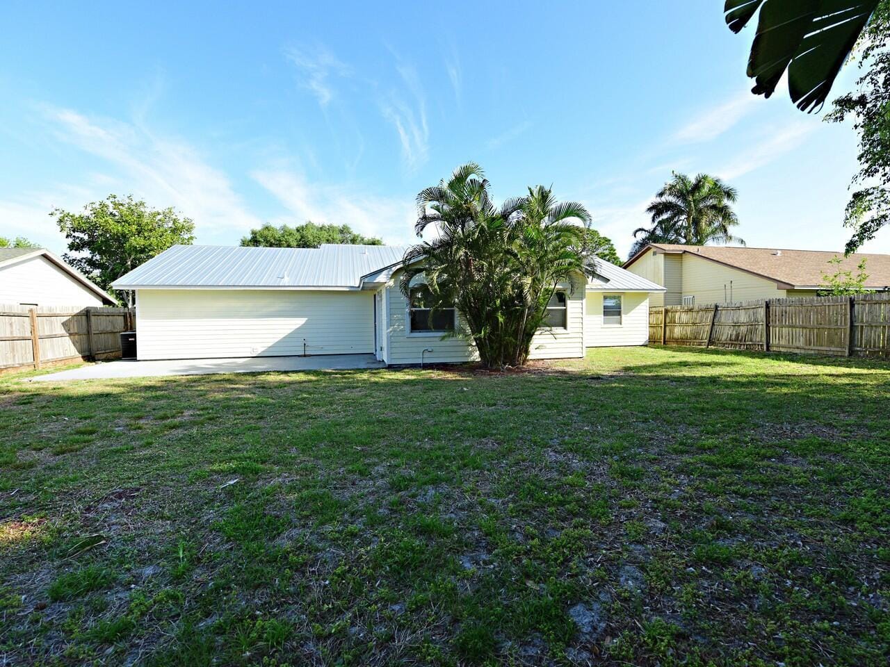 598 NE Maranta Terrado — photo 3