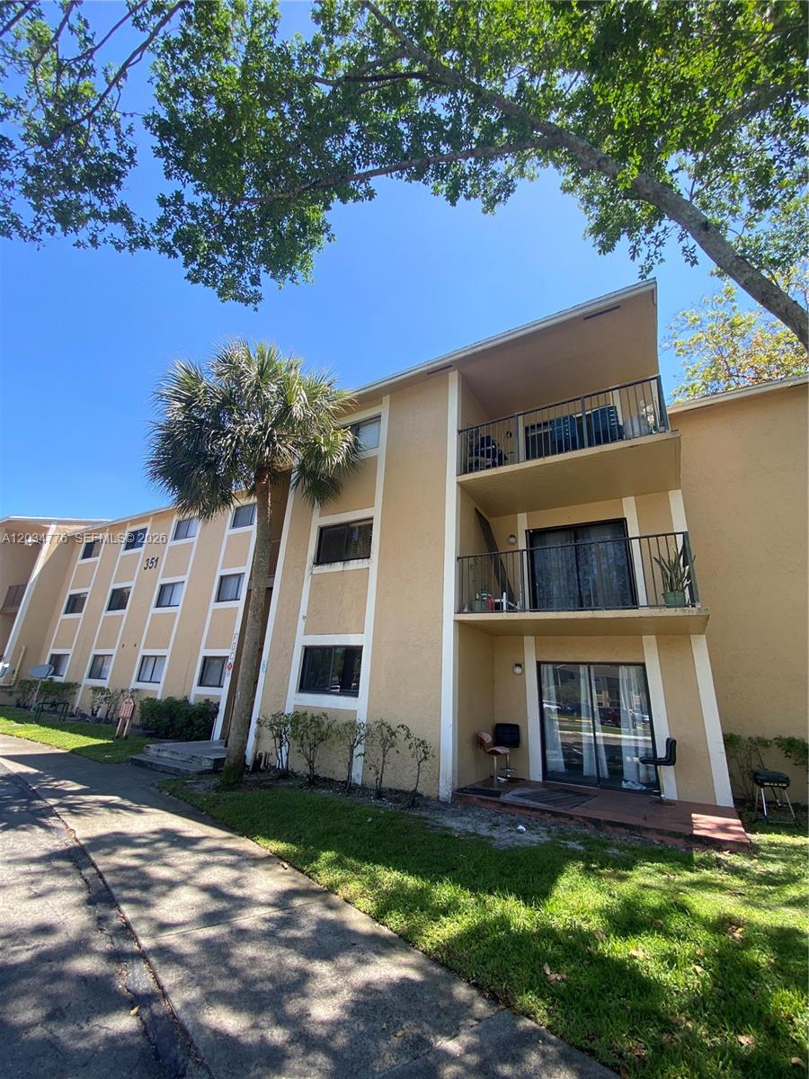 351 Palm Way 307, Pembroke Pines, FL 33025, Pembroke Pines