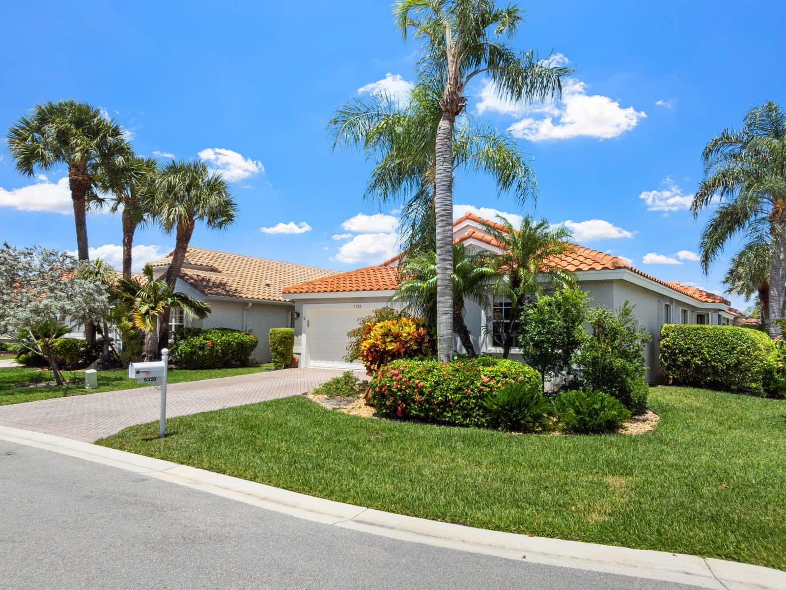 5320 Glenville Drive, Boynton Beach, FL 33437 photo 2