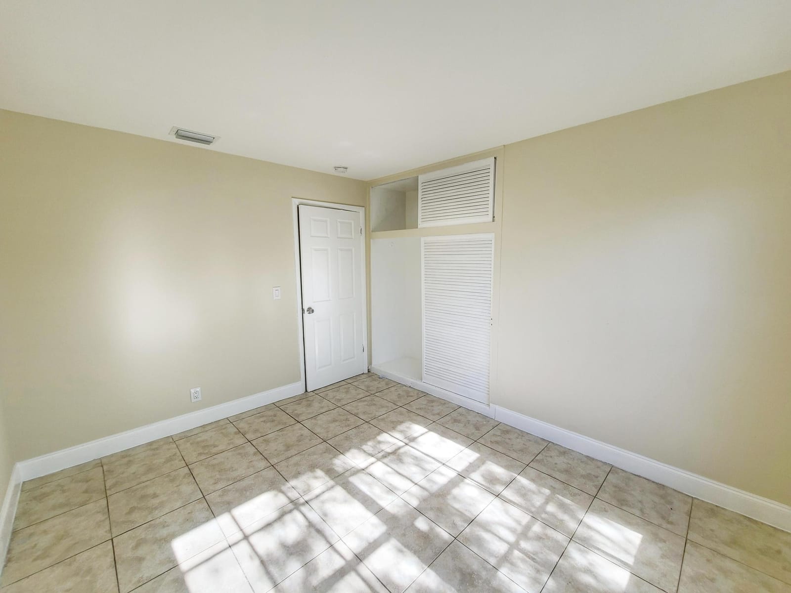 420 Blue Heron Boulevard 2 — photo 3