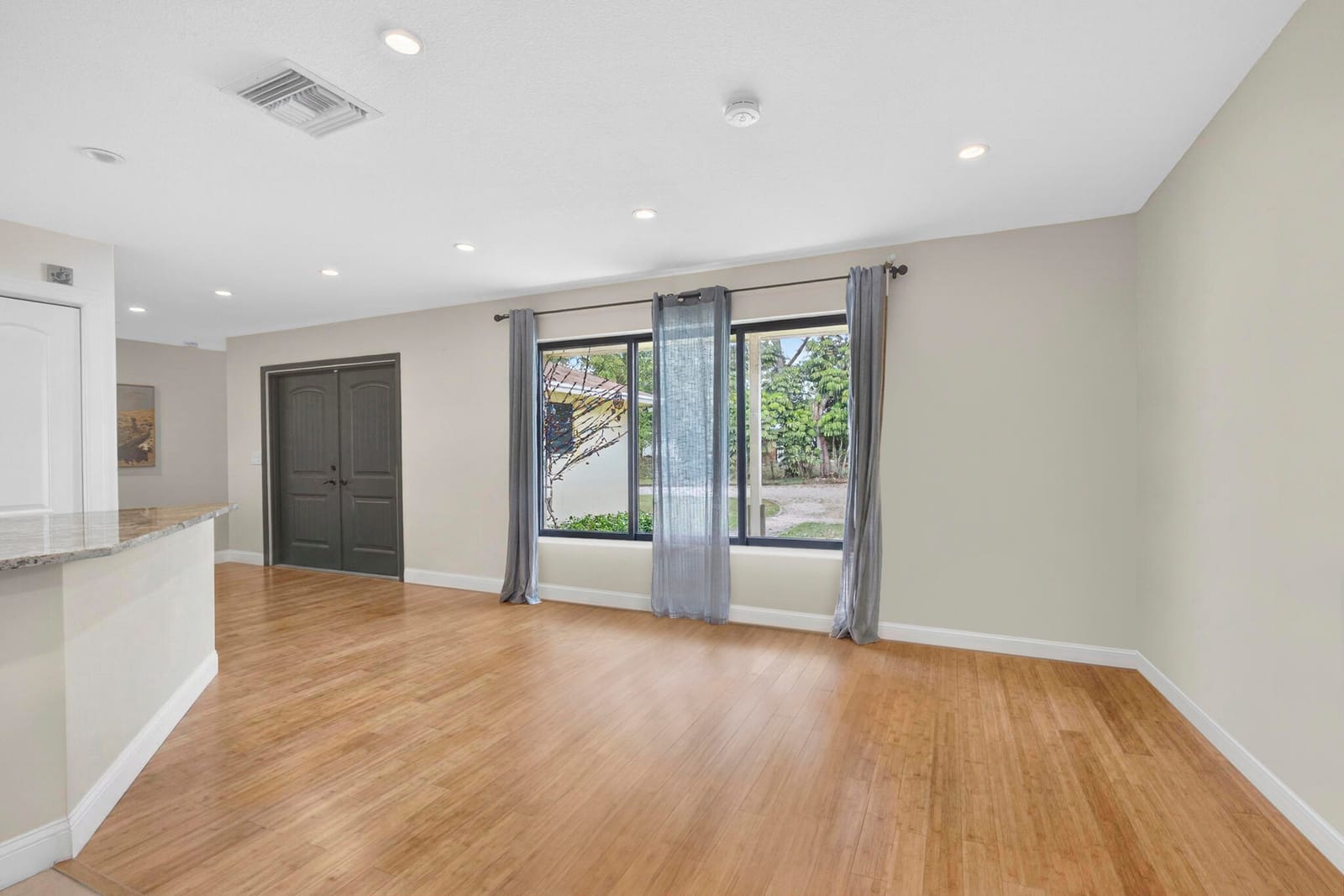 749 W Rambling Drive — photo 6