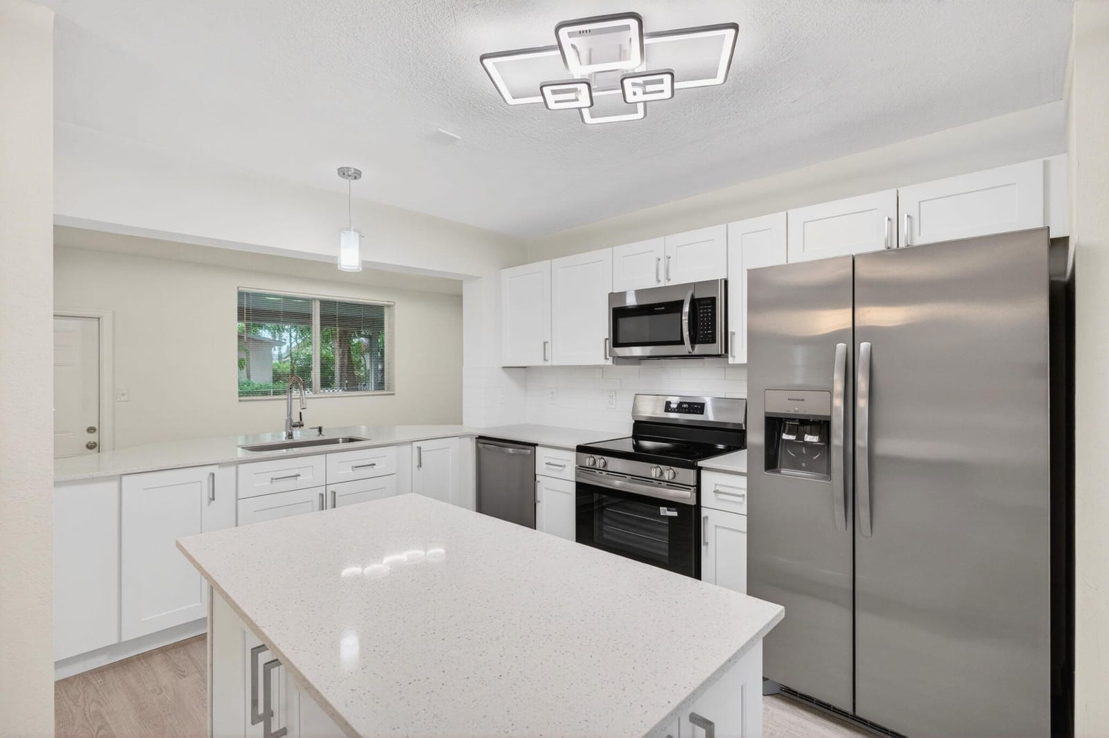 2241 SW 67th Lane, Miramar, FL 33023 photo 4