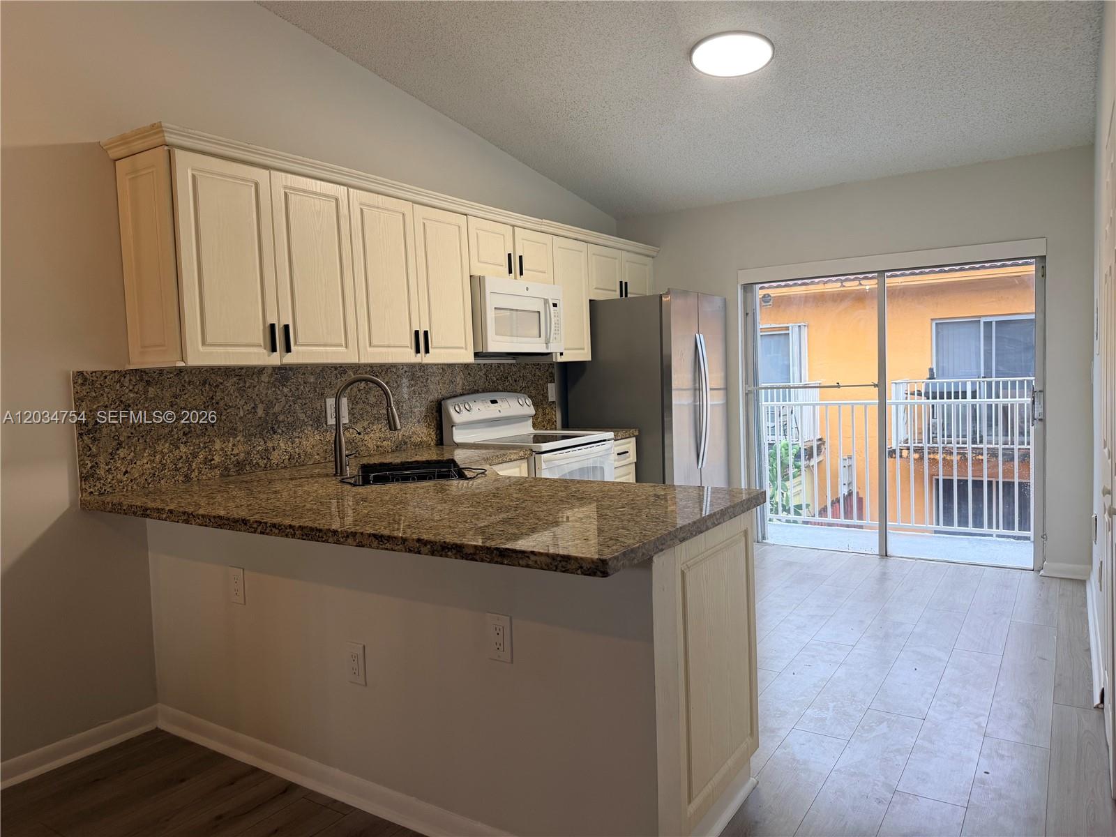 7730 W 34th Lane 14202, Hialeah, FL 33018, Hialeah