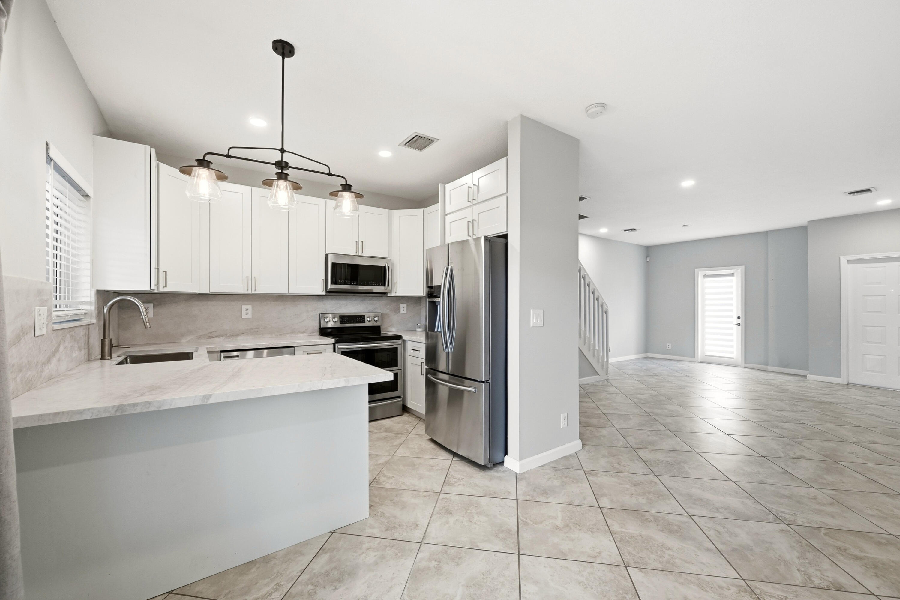 8464 Lagos De Campo Boulevard, Tamarac, FL 33321, Tamarac